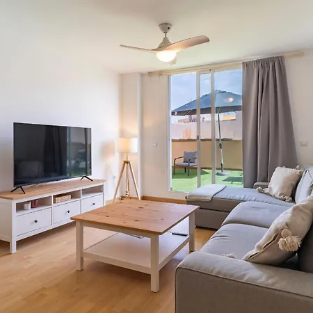 3 Bedroom Lovely Apartment In Torremolinos Appartement