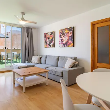 3 Bedroom Lovely In شقة توريمولينوس